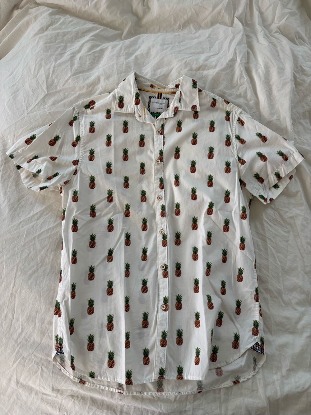 Denim & Flower White Short-Sleeve Pineapple-Print Button Down Shirt
